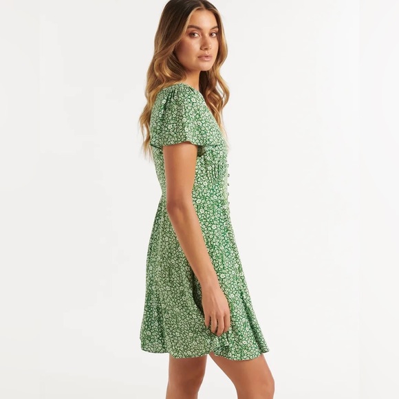 Floral gold , v-neckline, Short flutter sleeves, satin dress - Picture 6 of 6